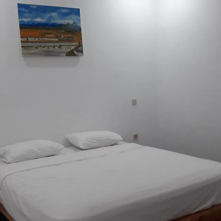 Mandalika Homestay Kuta  Ngoại thất bức ảnh