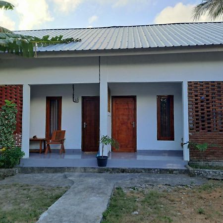 Mandalika Homestay Kuta  Ngoại thất bức ảnh