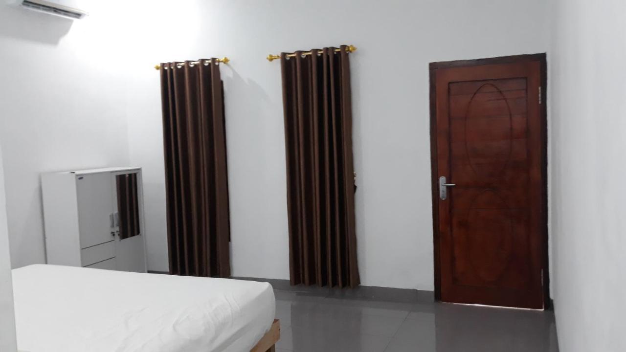 Mandalika Homestay Kuta  Ngoại thất bức ảnh
